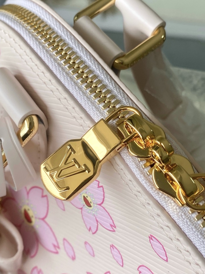 L*ouis V*uitton  Top Bag (maikesneakers)