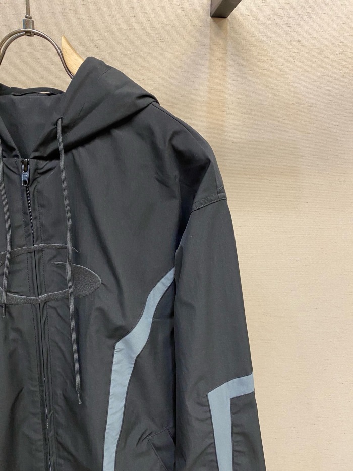 Men Jacket  Top Quality    maikesneakers