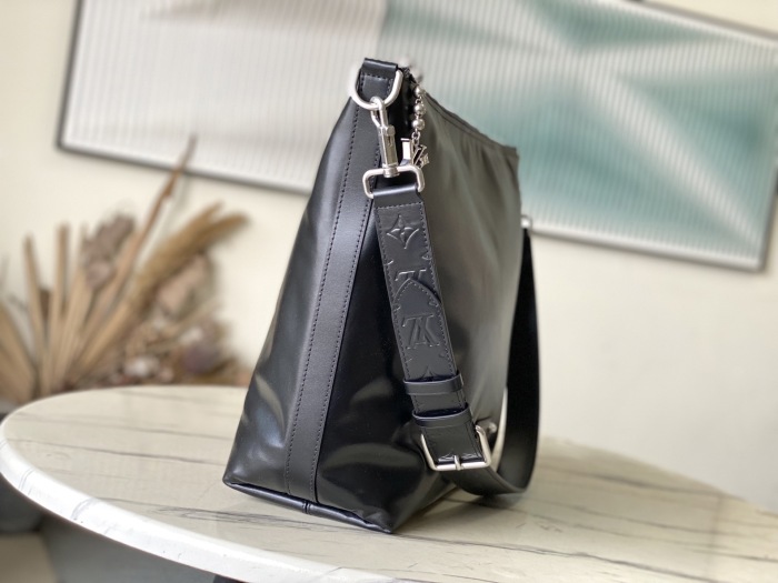 L*ouis V*uitton  Top Bag (maikesneakers)