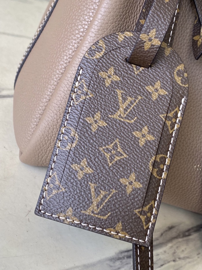L*ouis V*uitton  Top Bag (maikesneakers)