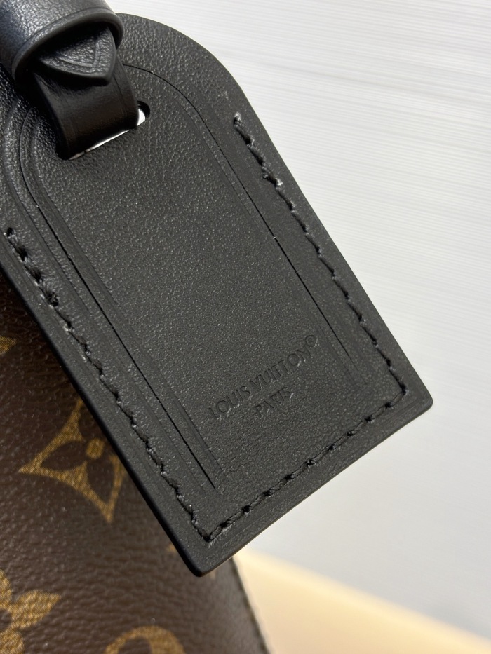 L*ouis V*uitton  Top Bag (maikesneakers)
