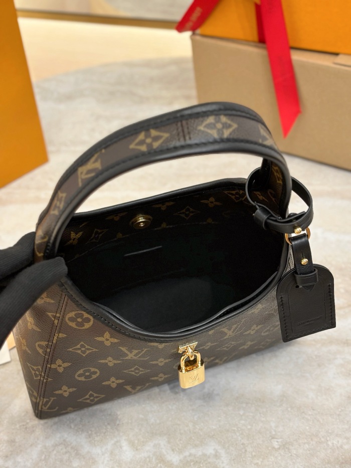 L*ouis V*uitton  Top Bag (maikesneakers)