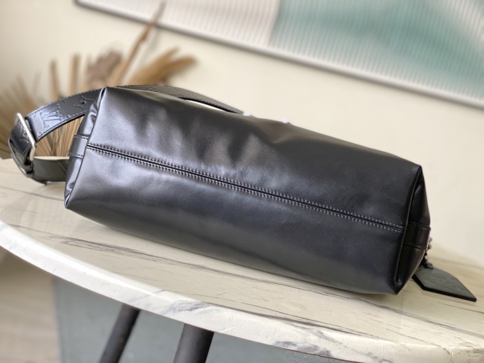 L*ouis V*uitton  Top Bag (maikesneakers)
