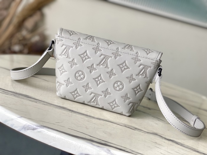 L*ouis V*uitton  Top Bag (maikesneakers)