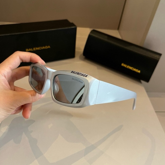 Top Quality B*alenciaga Glasses