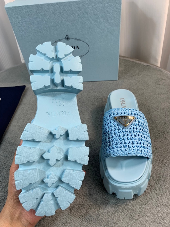 Women  Top Quality P*rada shoes
