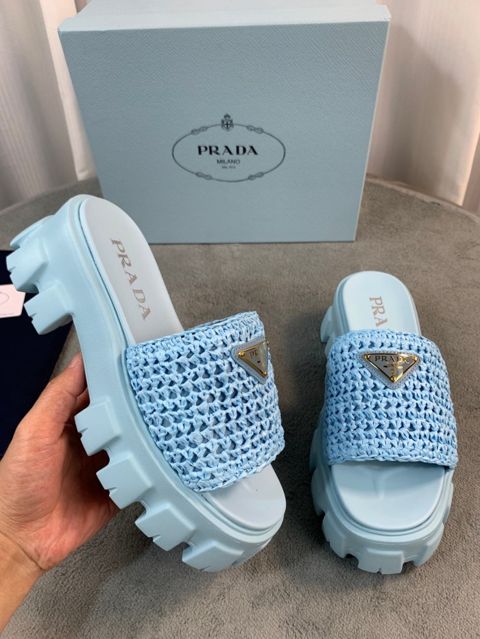 Women  Top Quality P*rada shoes