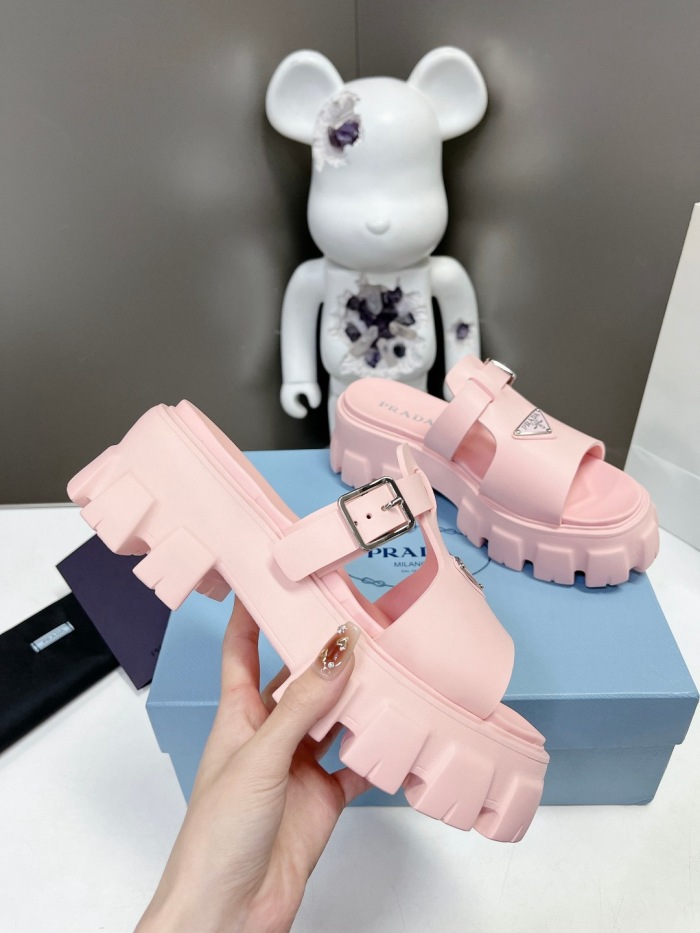 Women  Top Quality P*rada shoes