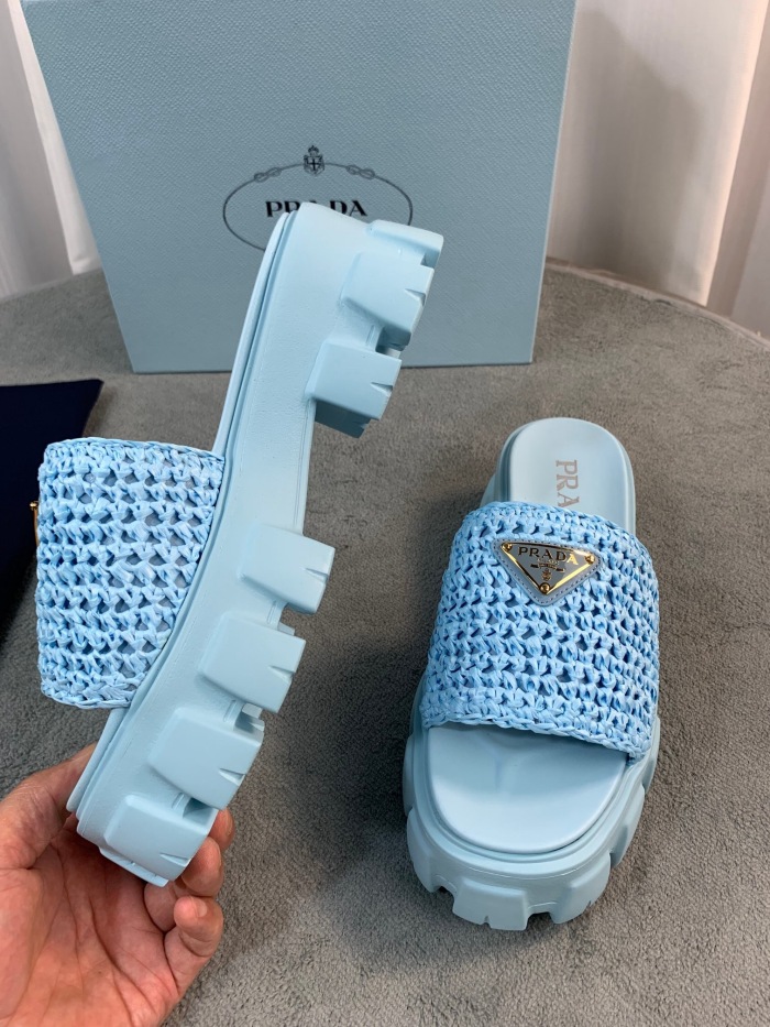 Women  Top Quality P*rada shoes