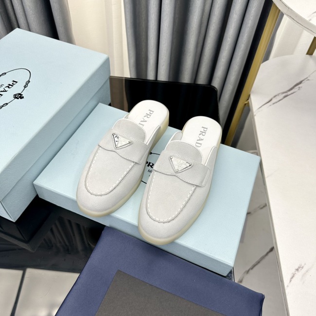 Women  Top Quality P*rada shoes