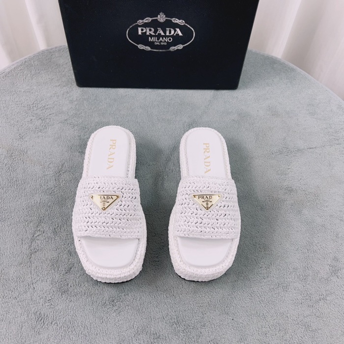 Women Top Quality P*rada shoes