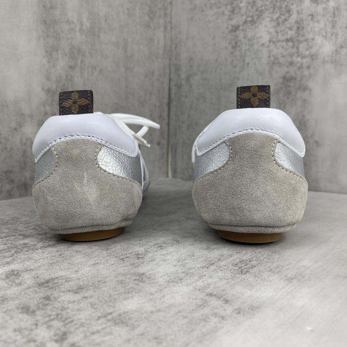 Men  Women  L*ouis V*uitton   Top Sneaker L*V Trainer