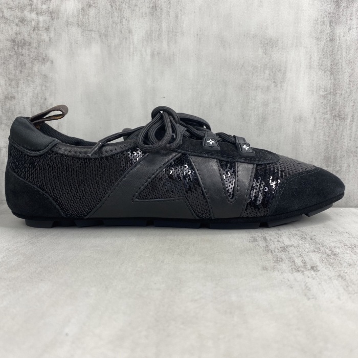 Men  Women  L*ouis V*uitton   Top Sneaker L*V Trainer