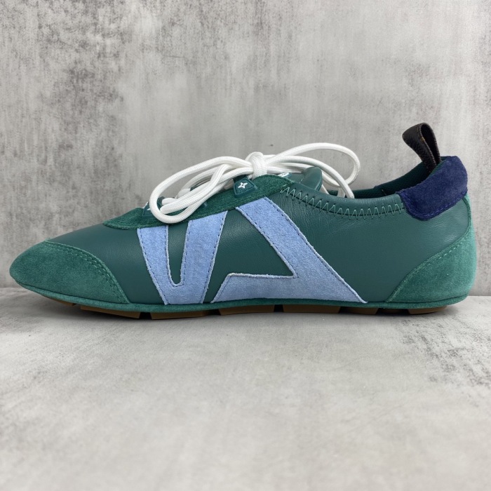 Men  Women  L*ouis V*uitton   Top Sneaker L*V Trainer