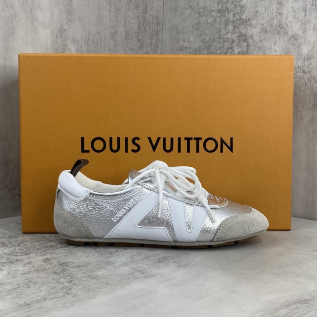 Men  Women  L*ouis V*uitton   Top Sneaker L*V Trainer