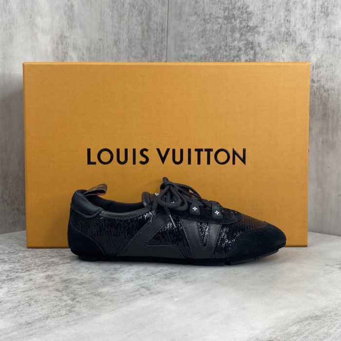 Men  Women  L*ouis V*uitton   Top Sneaker L*V Trainer