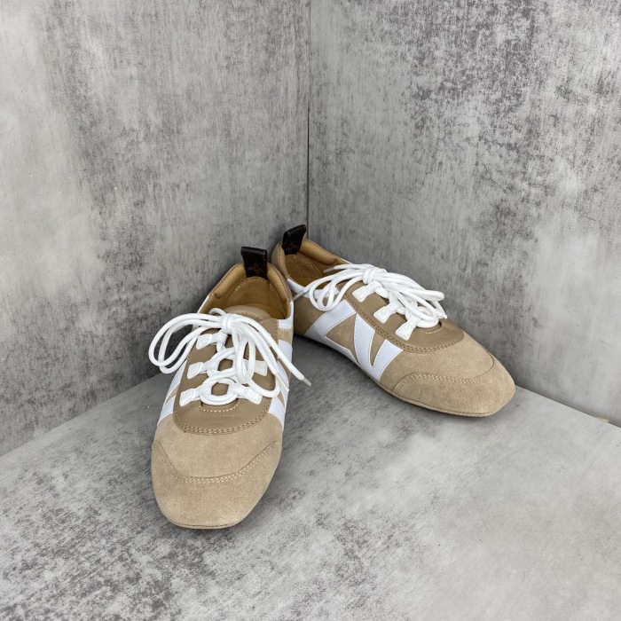 Men  Women  L*ouis V*uitton   Top Sneaker L*V Trainer
