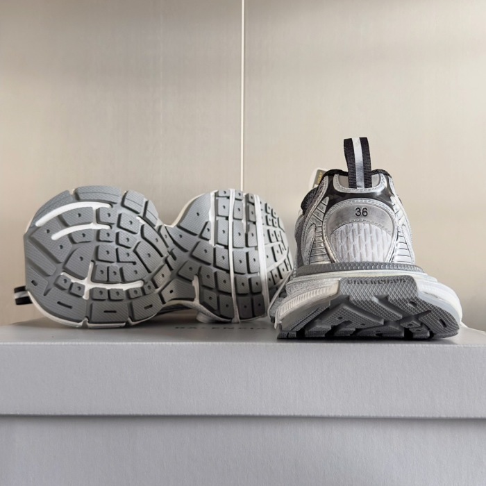 WOMEN SIZE 35-39 Men SIZE 39-45 B*alenciaga Sneaker  Top quality 1:1