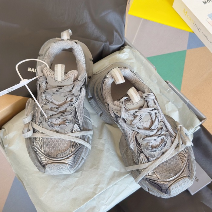 WOMEN SIZE 35-39 Men SIZE 39-45 B*alenciaga Sneaker  Top quality 1:1