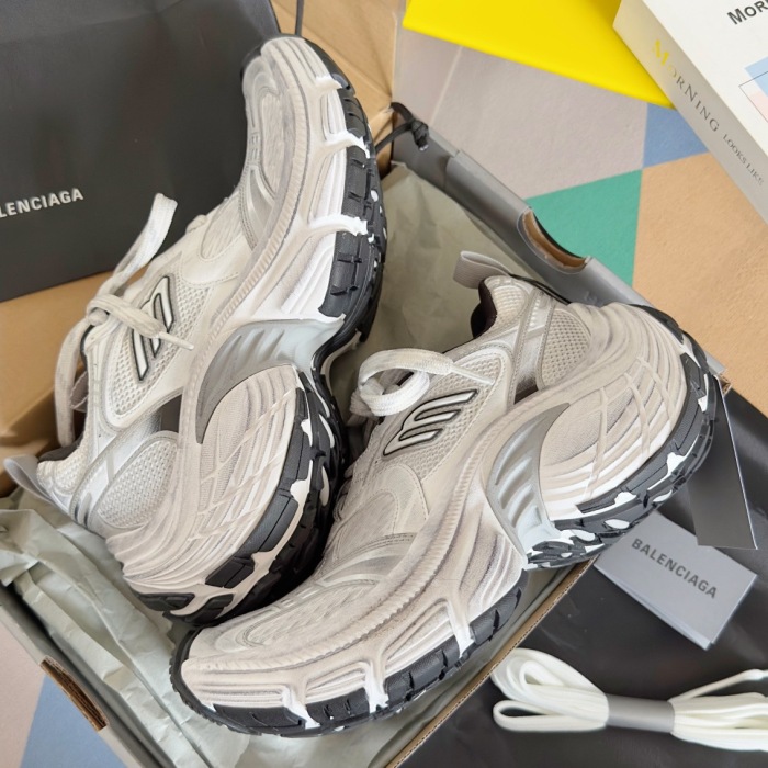 WOMEN SIZE 35-39 Men SIZE 39-45 B*alenciaga Sneaker  Top quality 1:1