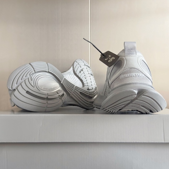 WOMEN SIZE 35-39 Men SIZE 39-45 B*alenciaga Sneaker  Top quality 1:1