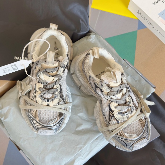 WOMEN SIZE 35-39 Men SIZE 39-45 B*alenciaga Sneaker  Top quality 1:1