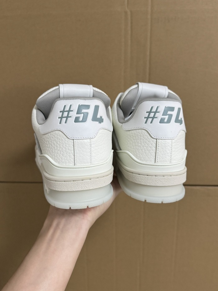 Men  Women  L*ouis V*uitton   Top Sneaker L*V Trainer