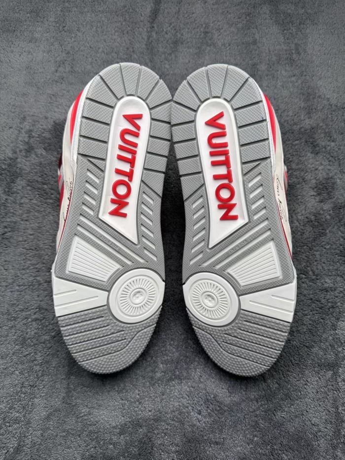 Men  Women  L*ouis V*uitton   Top Sneaker L*V Trainer