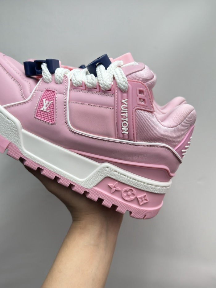 Men  Women  L*ouis V*uitton   Top Sneaker L*V Trainer