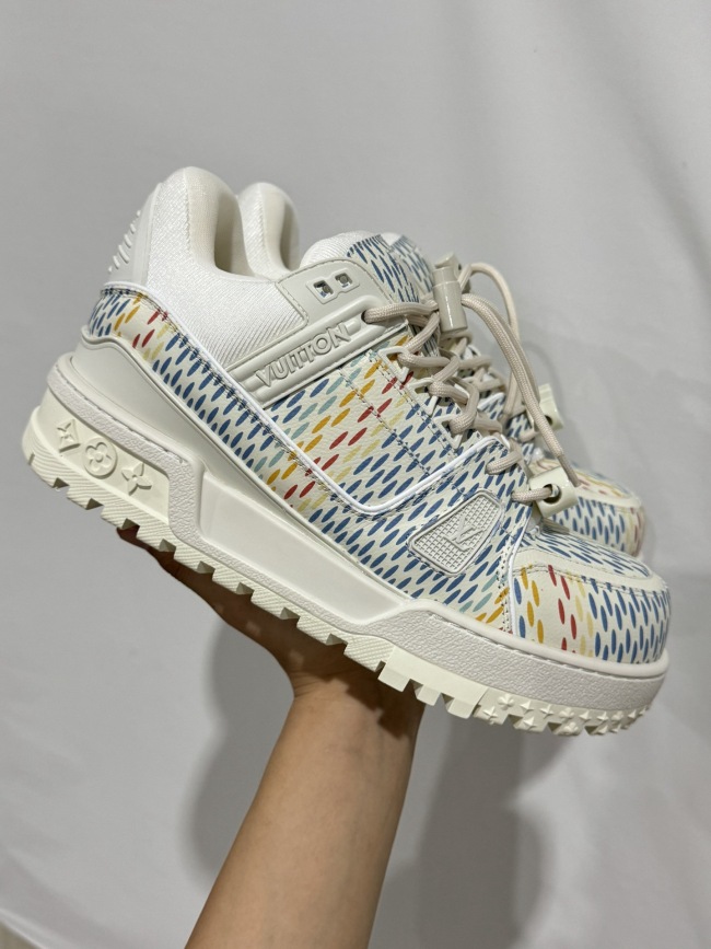 Men  Women  L*ouis V*uitton   Top Sneaker L*V Trainer