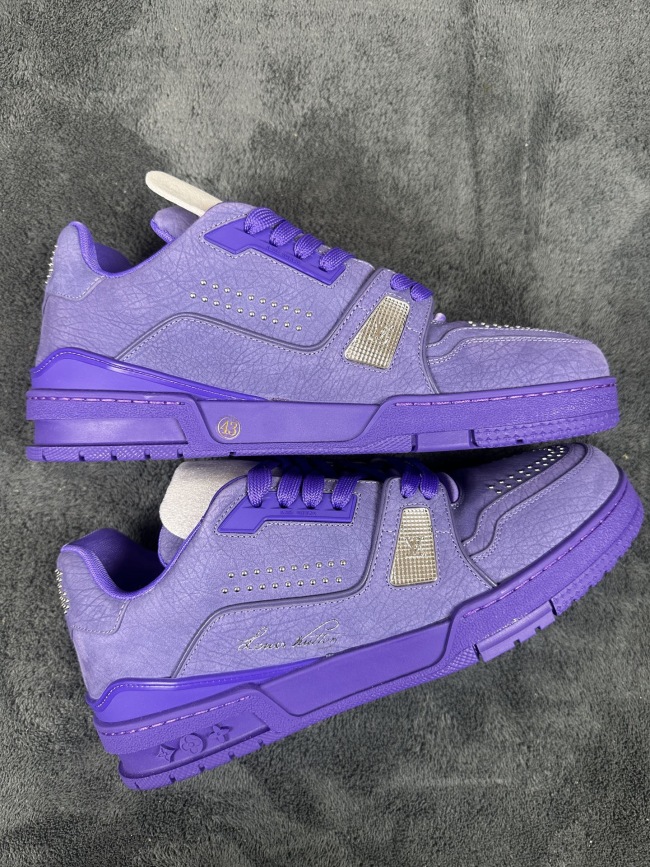 Men  Women  L*ouis V*uitton   Top Sneaker L*V Trainer