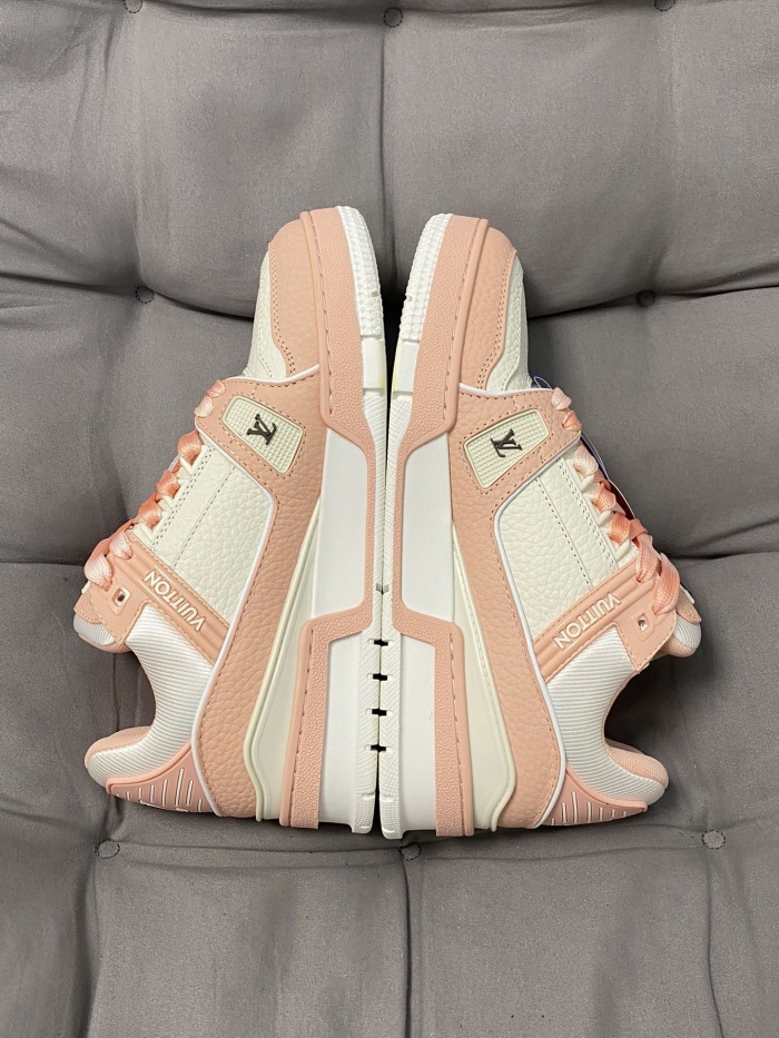 Men  Women  L*ouis V*uitton   Top Sneaker L*V Trainer