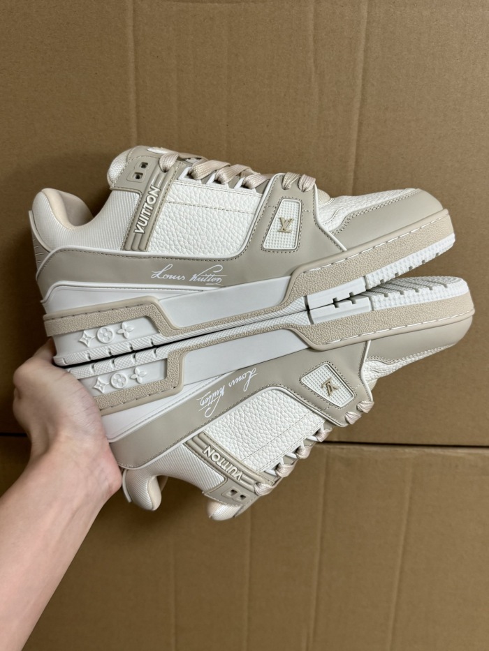 Men  Women  L*ouis V*uitton   Top Sneaker L*V Trainer