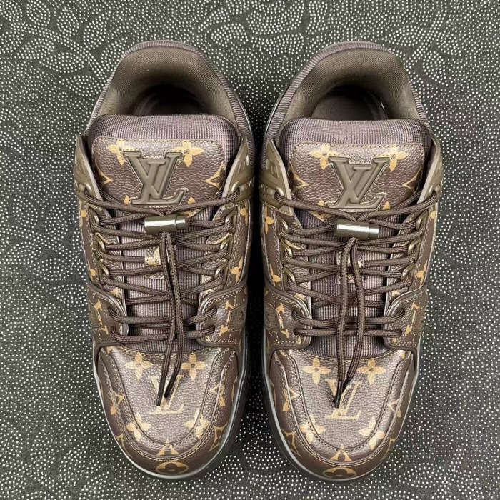 Men  Women  L*ouis V*uitton   Top Sneaker L*V Trainer