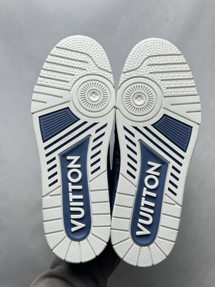 Men  Women  L*ouis V*uitton   Top Sneaker L*V Trainer