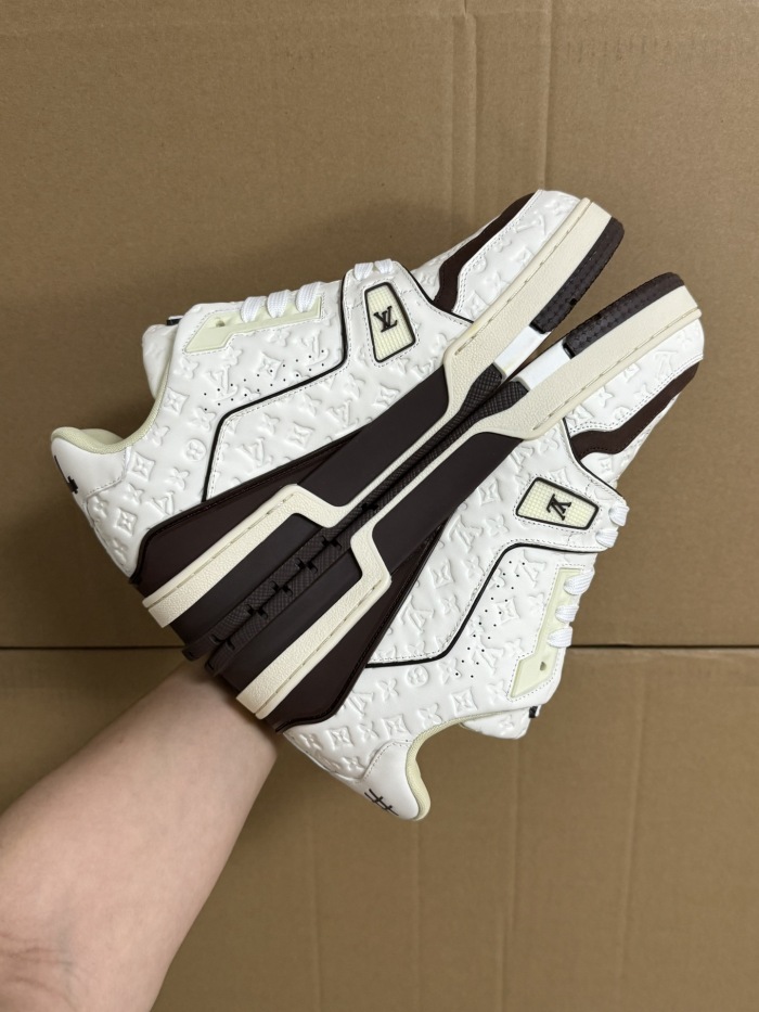 Men  Women  L*ouis V*uitton   Top Sneaker L*V Trainer