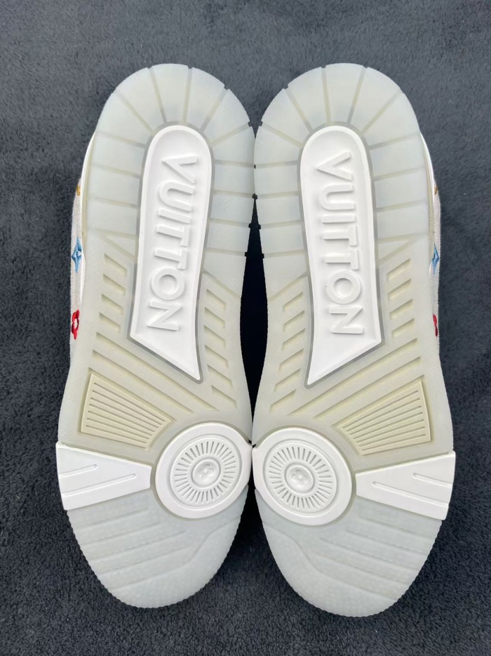 Men  Women  L*ouis V*uitton   Top Sneaker L*V Trainer
