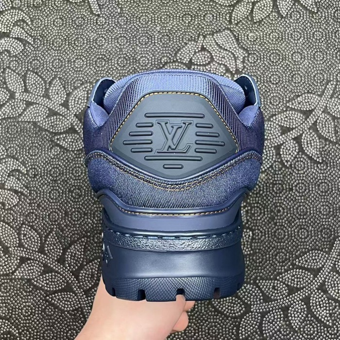 Men  Women  L*ouis V*uitton   Top Sneaker L*V Trainer