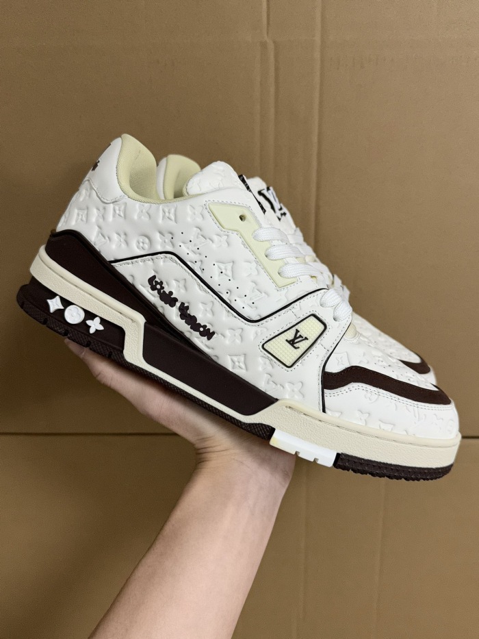 Men  Women  L*ouis V*uitton   Top Sneaker L*V Trainer