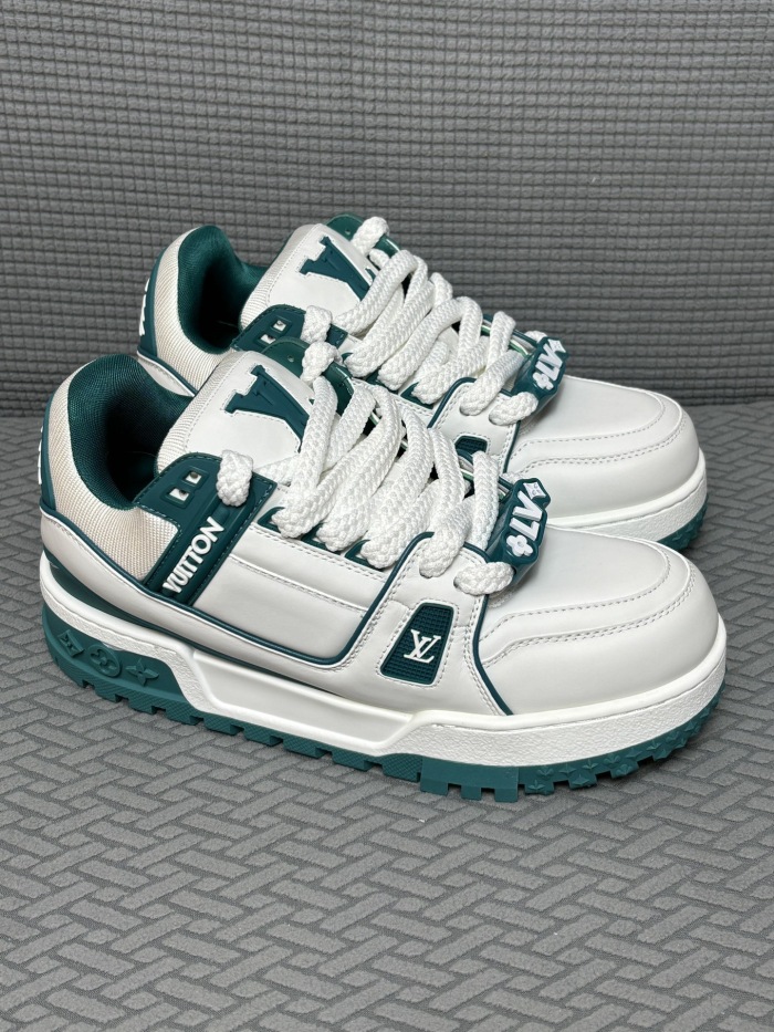 Men  Women  L*ouis V*uitton   Top Sneaker L*V Trainer