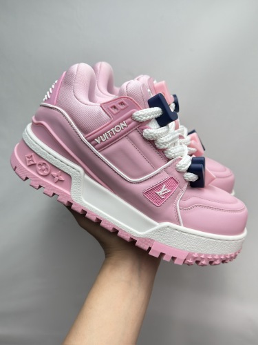 Men  Women  L*ouis V*uitton   Top Sneaker L*V Trainer