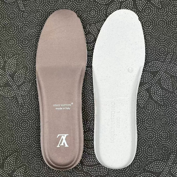 Men  Women  L*ouis V*uitton   Top Sneaker L*V Trainer