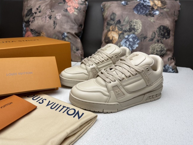 Men  Women  L*ouis V*uitton   Top Sneaker L*V Trainer