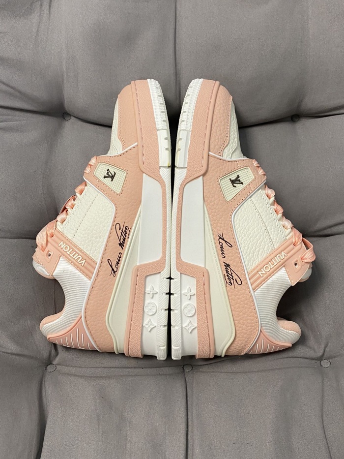 Men  Women  L*ouis V*uitton   Top Sneaker L*V Trainer