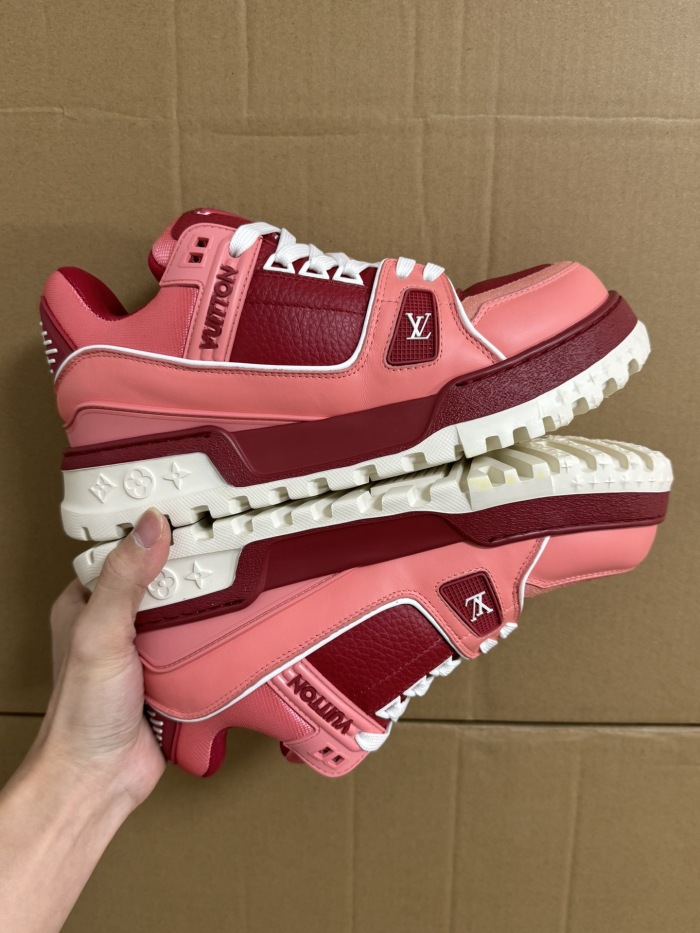 Men  Women  L*ouis V*uitton   Top Sneaker L*V Trainer