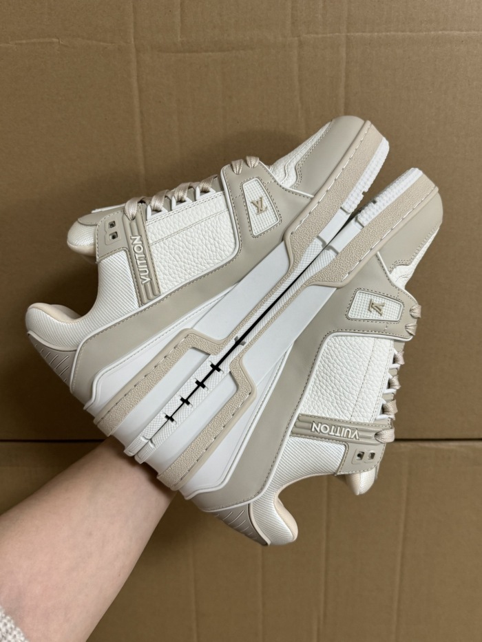 Men  Women  L*ouis V*uitton   Top Sneaker L*V Trainer
