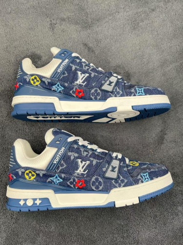 Men  Women  L*ouis V*uitton   Top Sneaker L*V Trainer