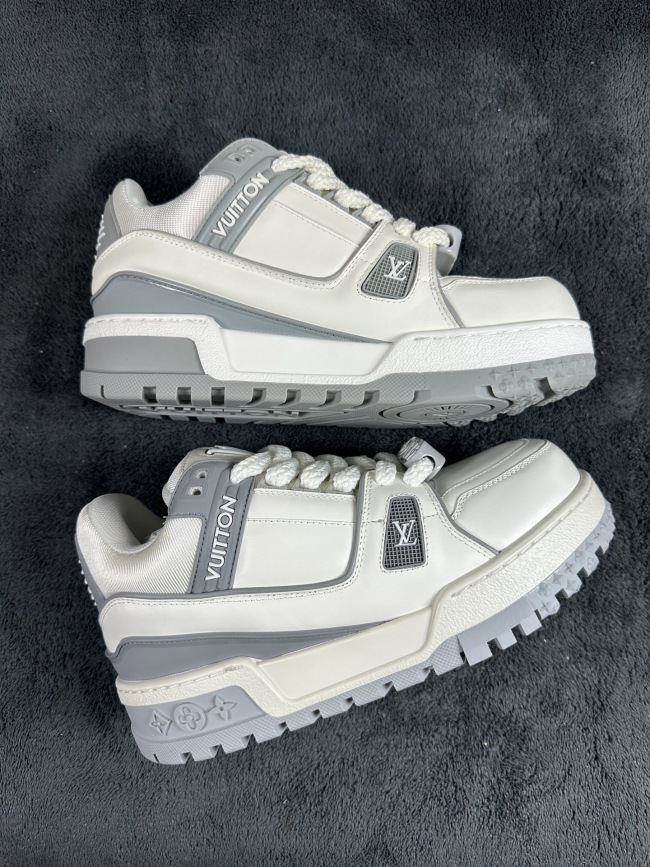 Men  Women  L*ouis V*uitton   Top Sneaker L*V Trainer