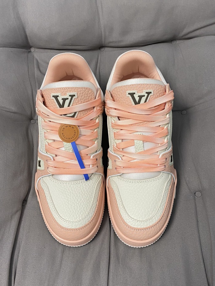 Men  Women  L*ouis V*uitton   Top Sneaker L*V Trainer