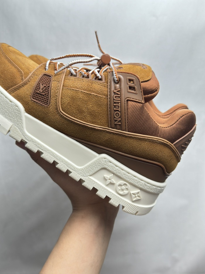 Men  Women  L*ouis V*uitton   Top Sneaker L*V Trainer